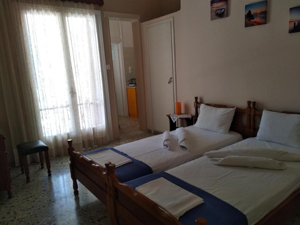 Finikas Rooms Agia Marina  Exterior photo