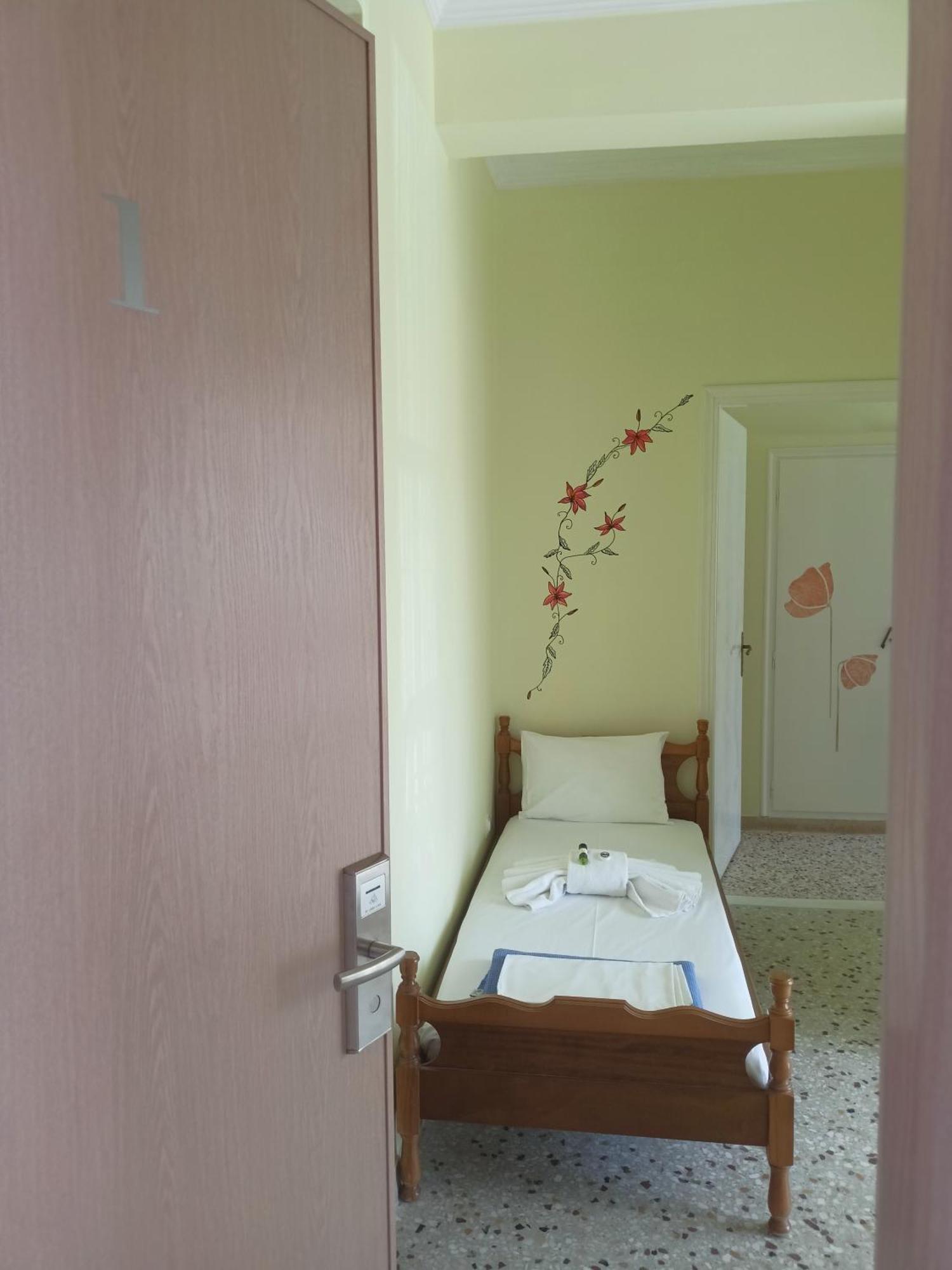 Finikas Rooms Agia Marina  Room photo