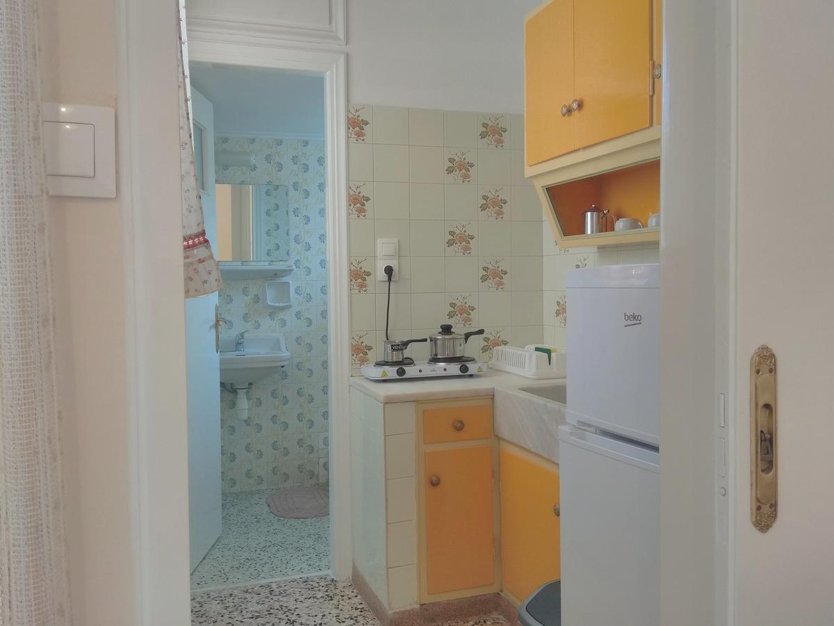 Finikas Rooms Agia Marina  Exterior photo