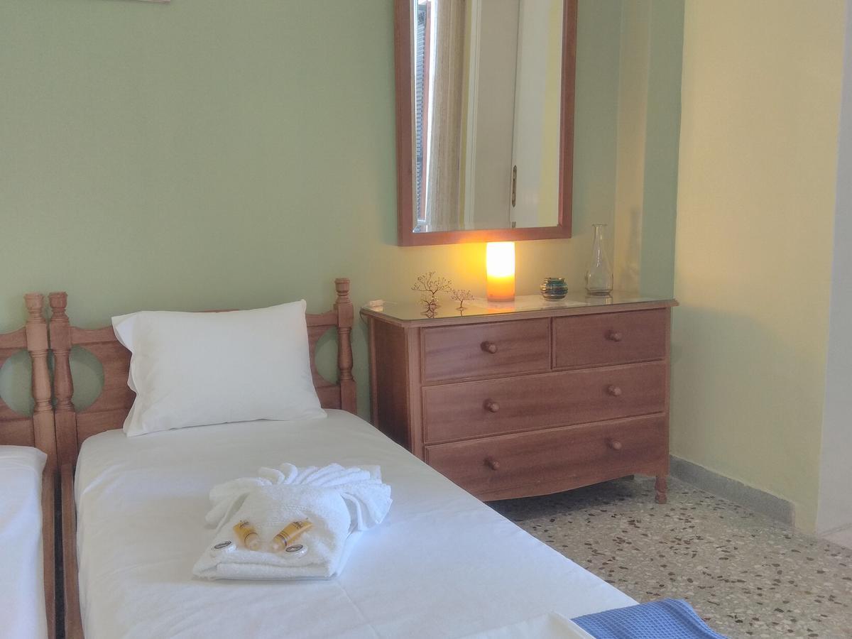 Finikas Rooms Agia Marina  Exterior photo