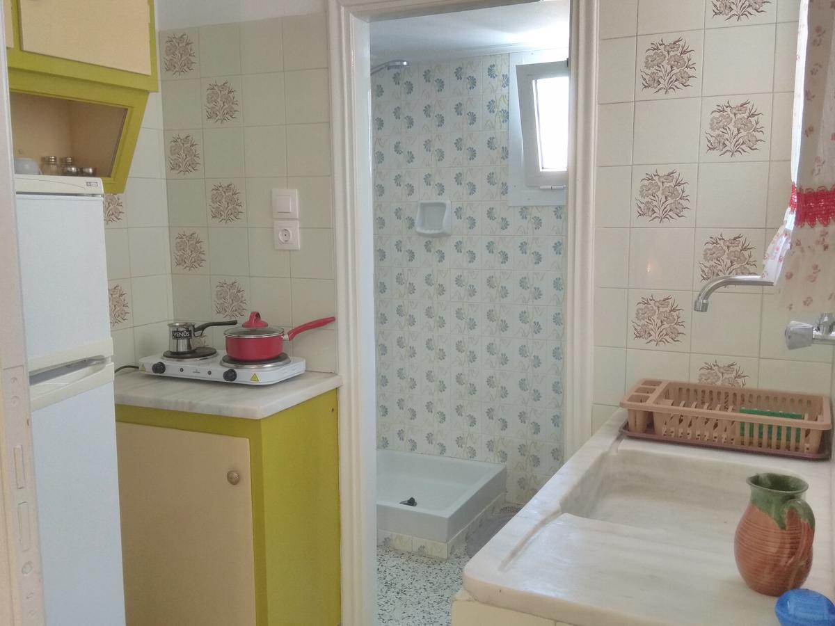 Finikas Rooms Agia Marina  Exterior photo