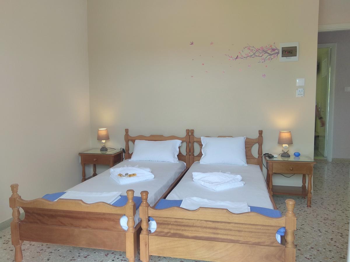 Finikas Rooms Agia Marina  Exterior photo