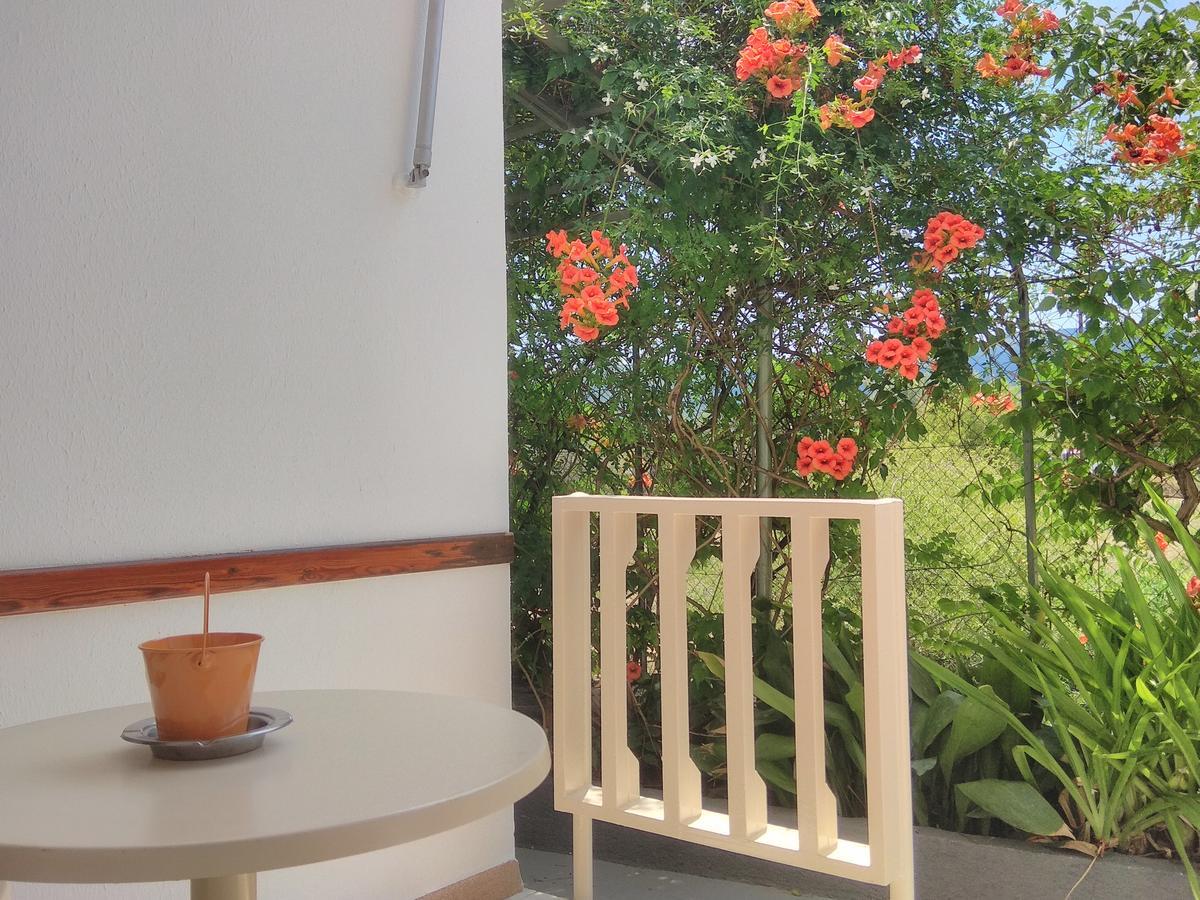 Finikas Rooms Agia Marina  Exterior photo