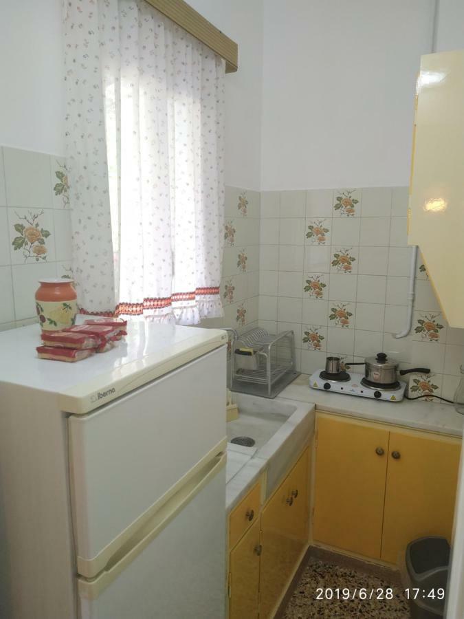 Finikas Rooms Agia Marina  Exterior photo